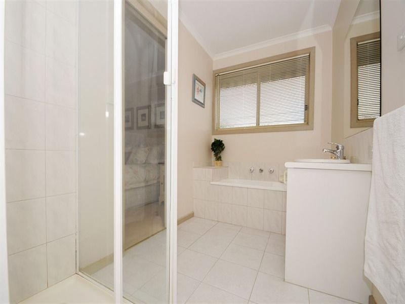 1/2 Lynda Court, Aspendale Gardens VIC 3195