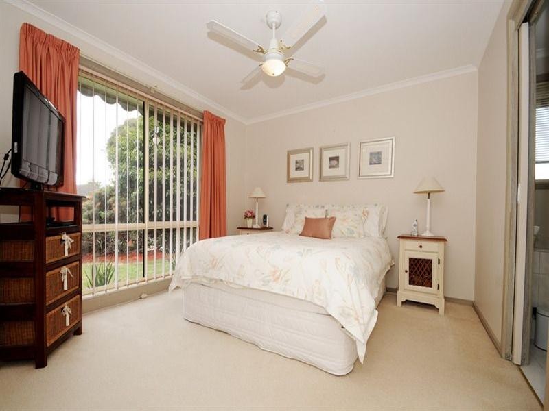 1/2 Lynda Court, Aspendale Gardens VIC 3195