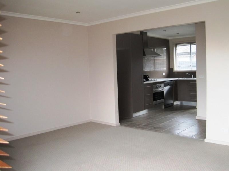 4/4 Buna Avenue, Seaford VIC 3198