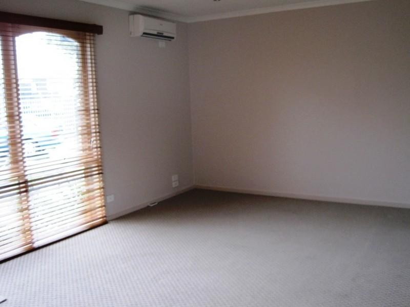 4/4 Buna Avenue, Seaford VIC 3198