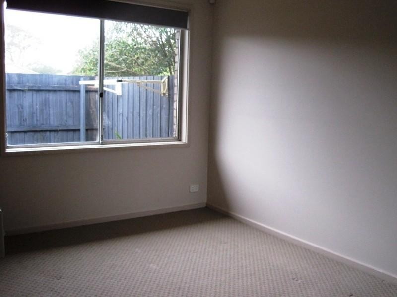 4/4 Buna Avenue, Seaford VIC 3198