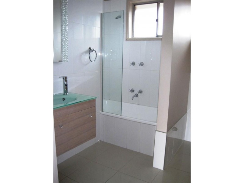 4/4 Buna Avenue, Seaford VIC 3198