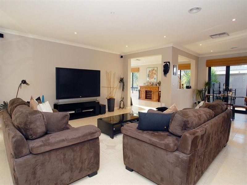 3 Serpentine Court, Waterways VIC 3195