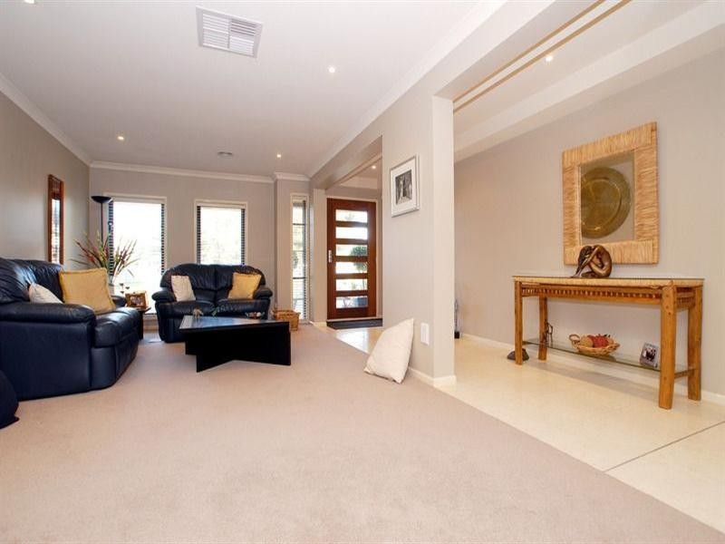 3 Serpentine Court, Waterways VIC 3195