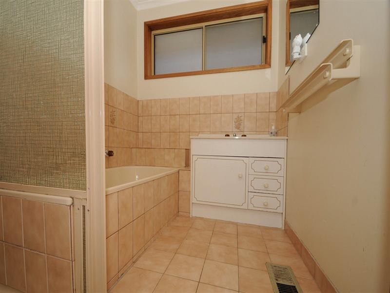 38 Bayside Avenue, Edithvale VIC 3196