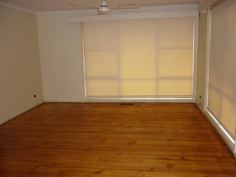 1 Mitre Crescent, Frankston North VIC 3200