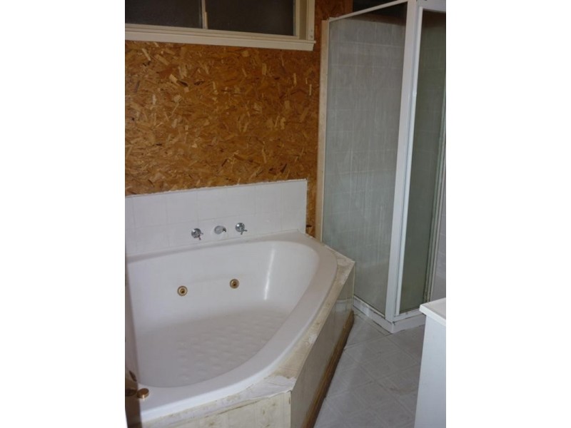 1 Mitre Crescent, Frankston North VIC 3200