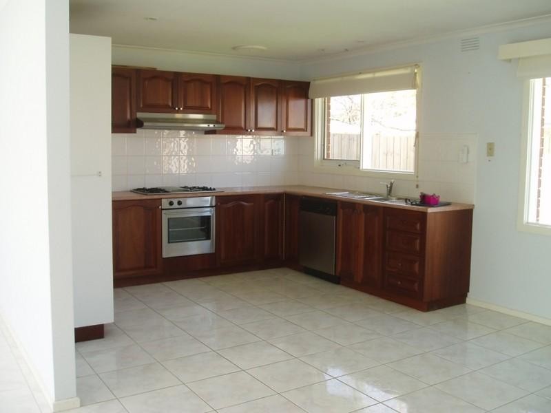 15 Laraine Court, Bonbeach VIC 3196