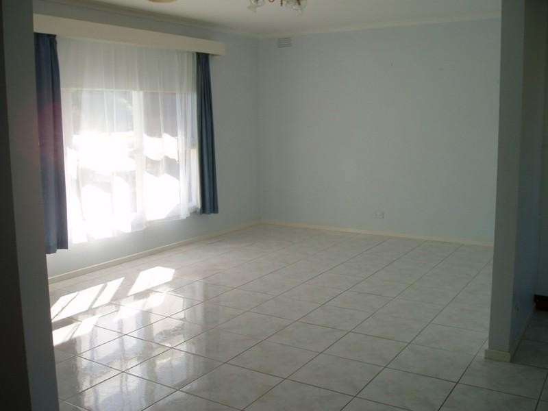 15 Laraine Court, Bonbeach VIC 3196