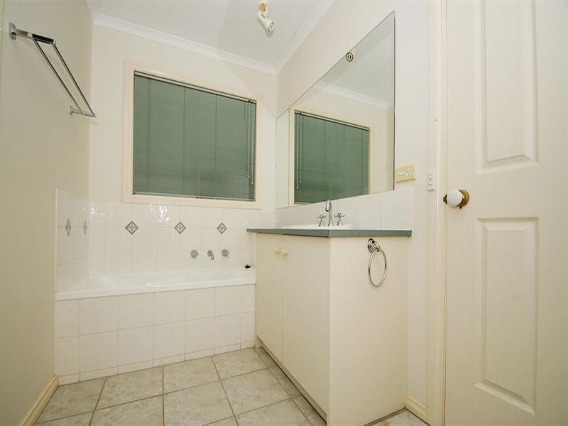 20 Parkland Drive, Chelsea VIC 3196