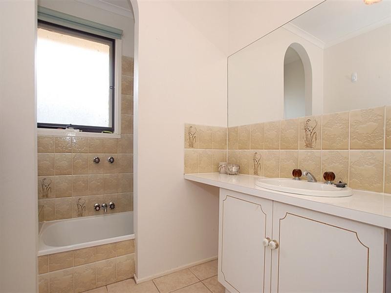 27 Balmain Drive, Carrum Downs VIC 3201