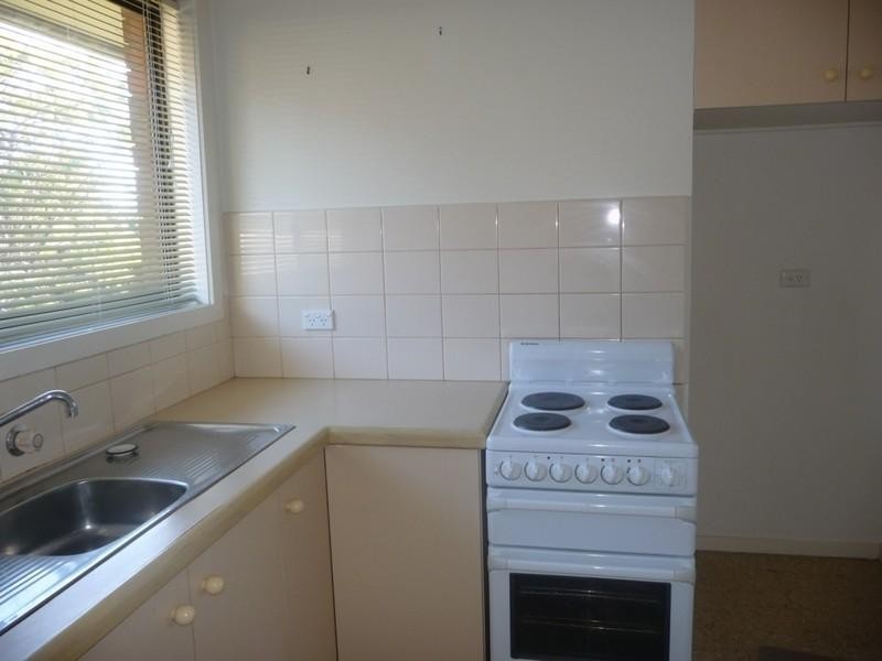 1/8 Sherwood Avenue, Chelsea VIC 3196