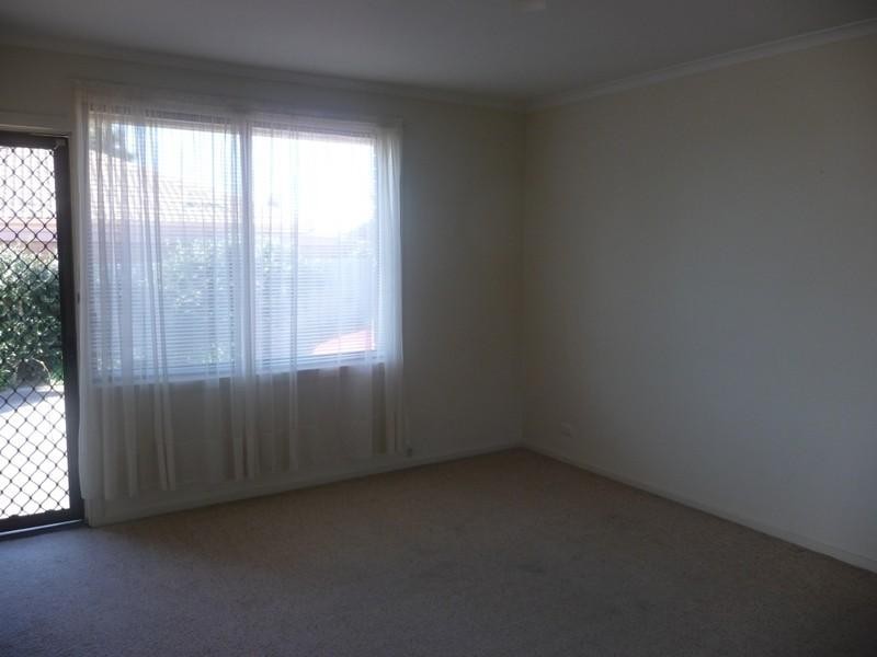 1/8 Sherwood Avenue, Chelsea VIC 3196