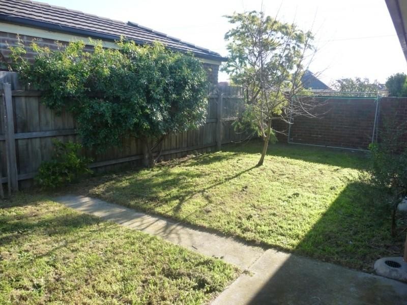 1/8 Sherwood Avenue, Chelsea VIC 3196