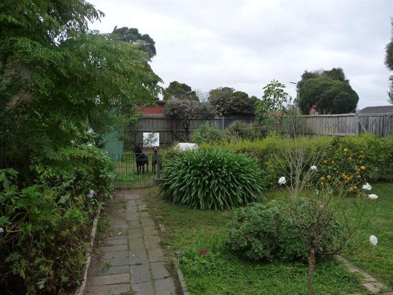 1 Lucas Crescent, Seaford VIC 3198