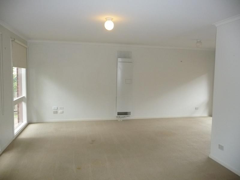 2 Linlithgow Court, Frankston VIC 3199