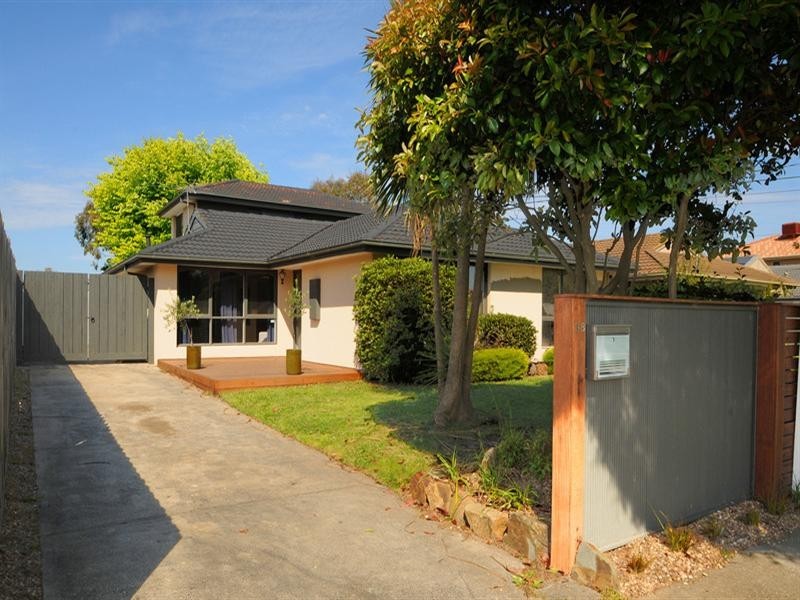 38 Tarongo Drive, Aspendale VIC 3195