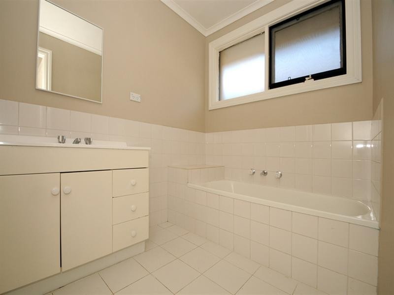 38 Tarongo Drive, Aspendale VIC 3195