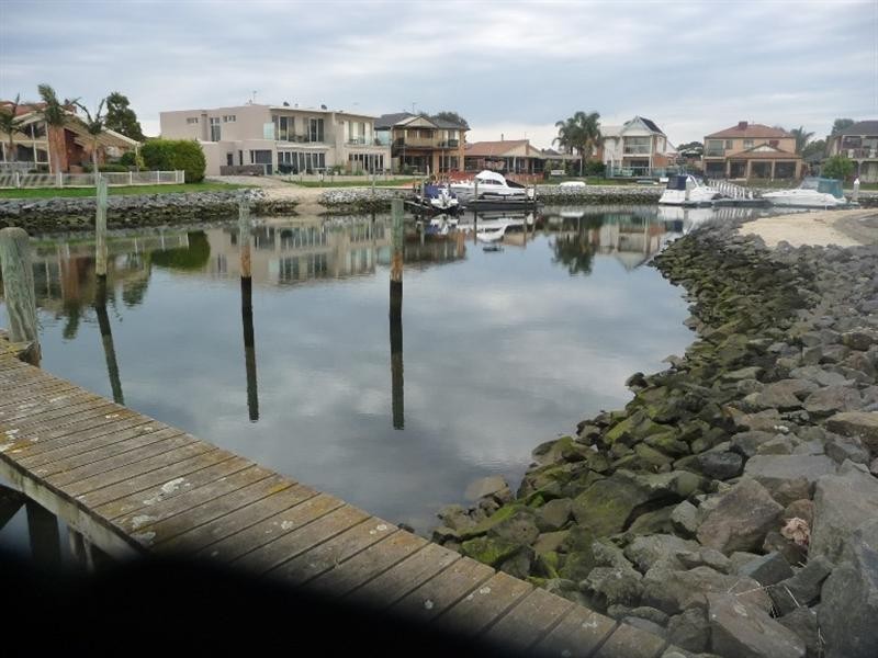 2/10 Rhode Island, Patterson Lakes VIC 3197