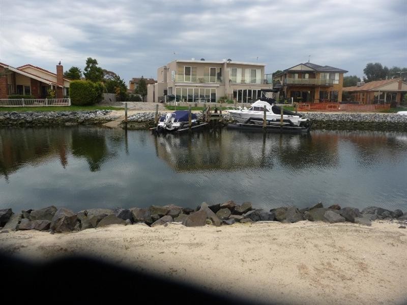 2/10 Rhode Island, Patterson Lakes VIC 3197