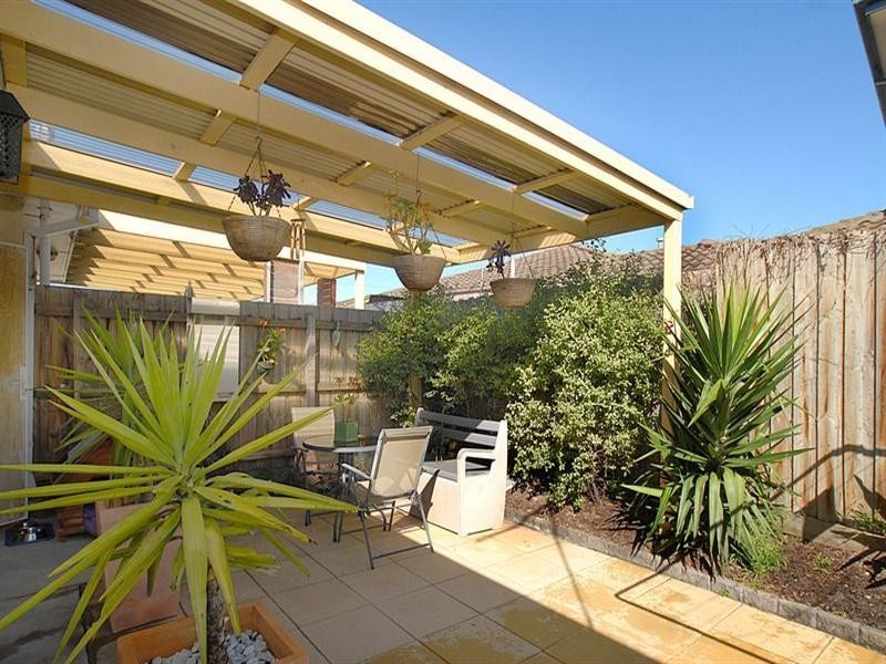 2/37 Swan Walk, Chelsea VIC 3196