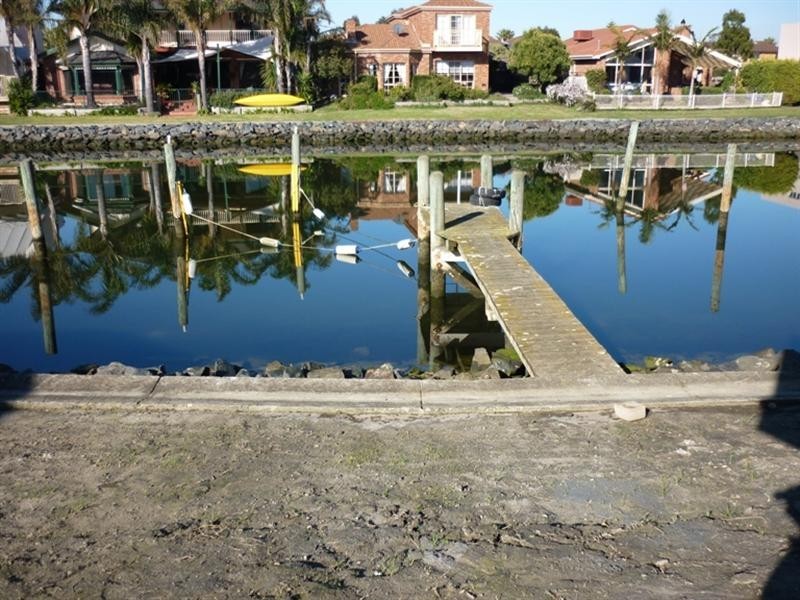 4/10 Rhode Island, Patterson Lakes VIC 3197