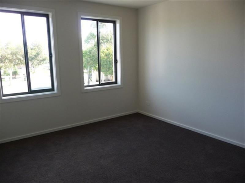 4/10 Rhode Island, Patterson Lakes VIC 3197