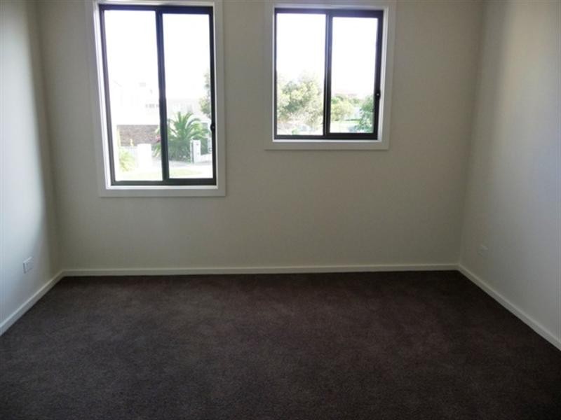 4/10 Rhode Island, Patterson Lakes VIC 3197