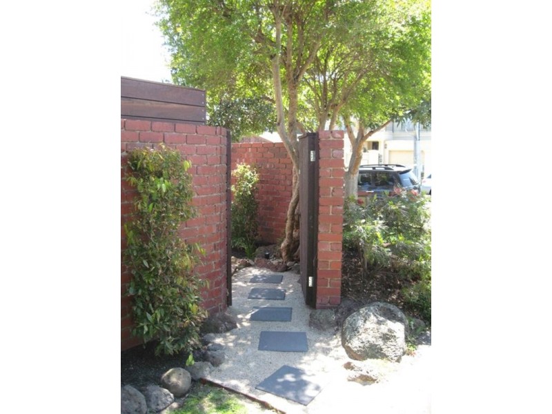 1/32 Red Bluff Street, Black Rock VIC 3193