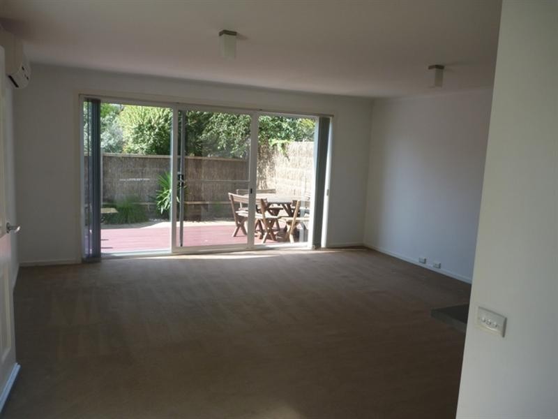 8/267 Nepean Highway, Seaford VIC 3198