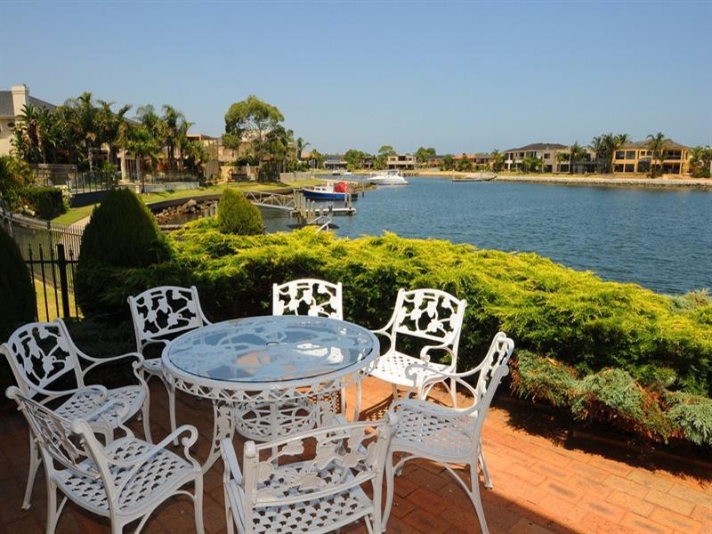 4 Ocean Reef Drive, Patterson Lakes VIC 3197