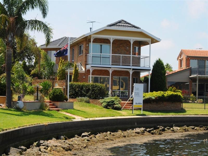 4 Ocean Reef Drive, Patterson Lakes VIC 3197