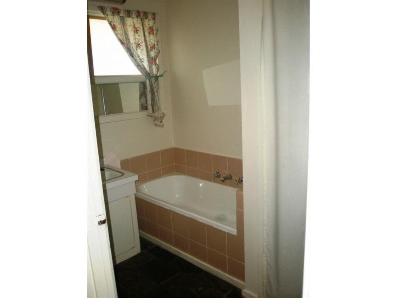 40 Airlie Grove, Seaford VIC 3198