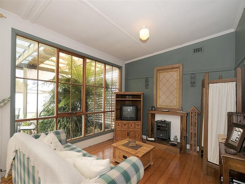 18 Third Avenue, Aspendale VIC 3195