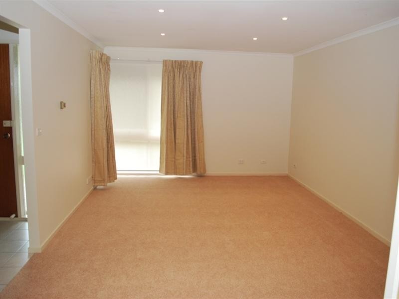 37 Village Crescent, Chelsea VIC 3196