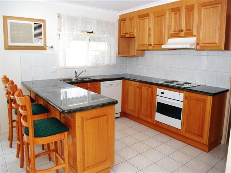 37 Village Crescent, Chelsea VIC 3196