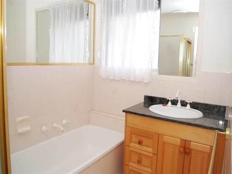 37 Village Crescent, Chelsea VIC 3196