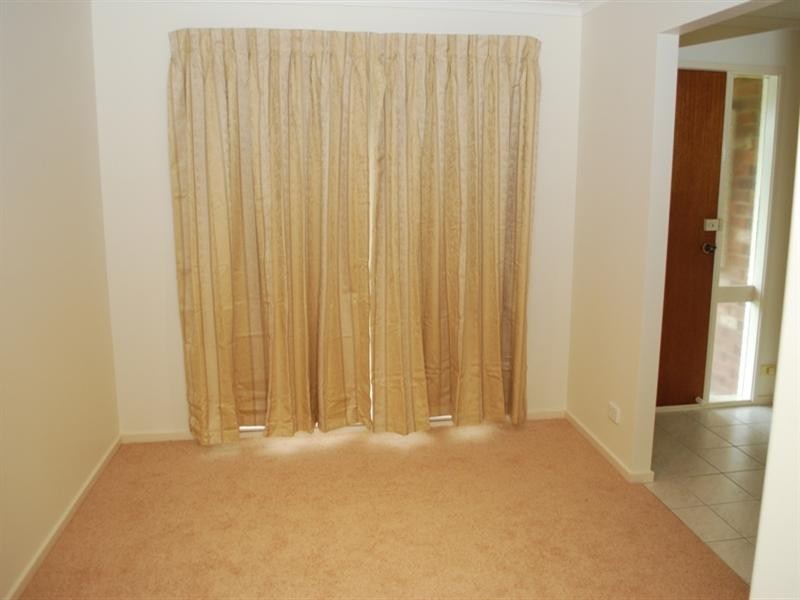 37 Village Crescent, Chelsea VIC 3196