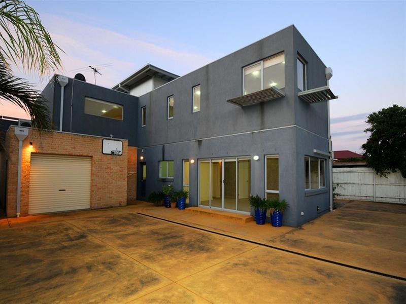 12 Roseberry Avenue, Chelsea VIC 3196