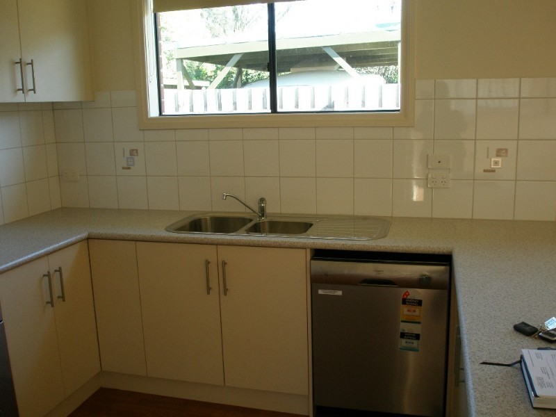 2/31 East Road, Seaford VIC 3198