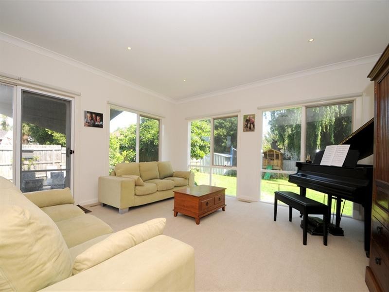 9 Sturdee Street, Chelsea VIC 3196