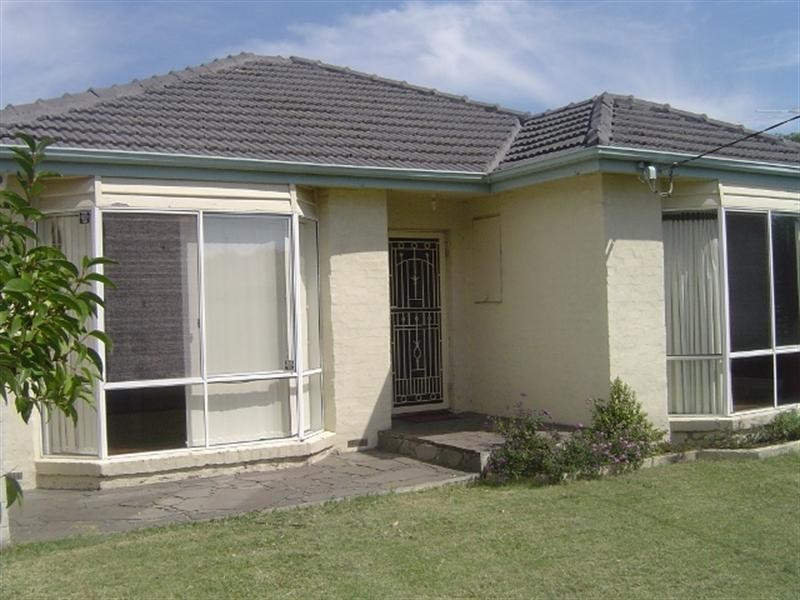 10 Raymond Road, Seaford VIC 3198