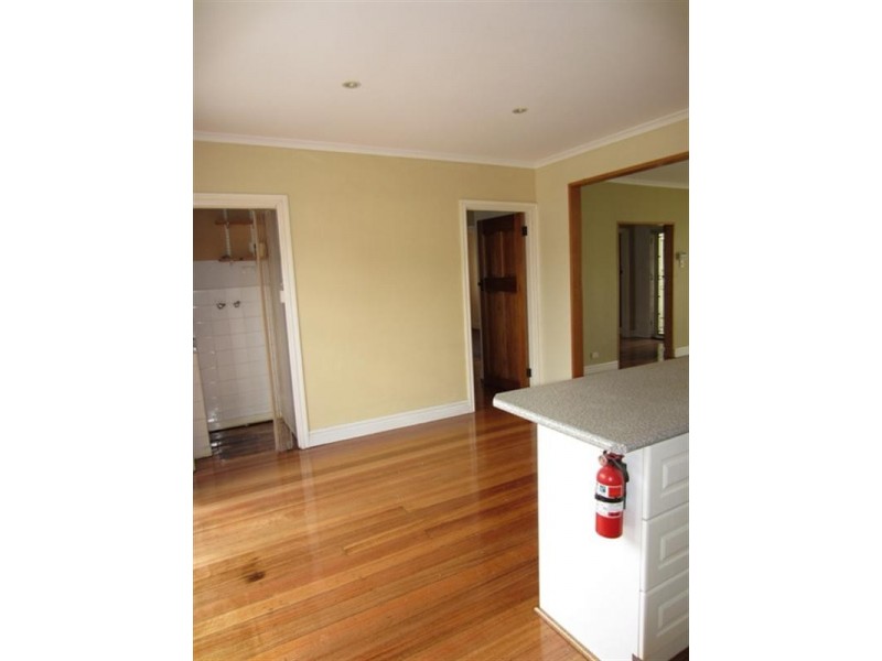 10 Raymond Road, Seaford VIC 3198