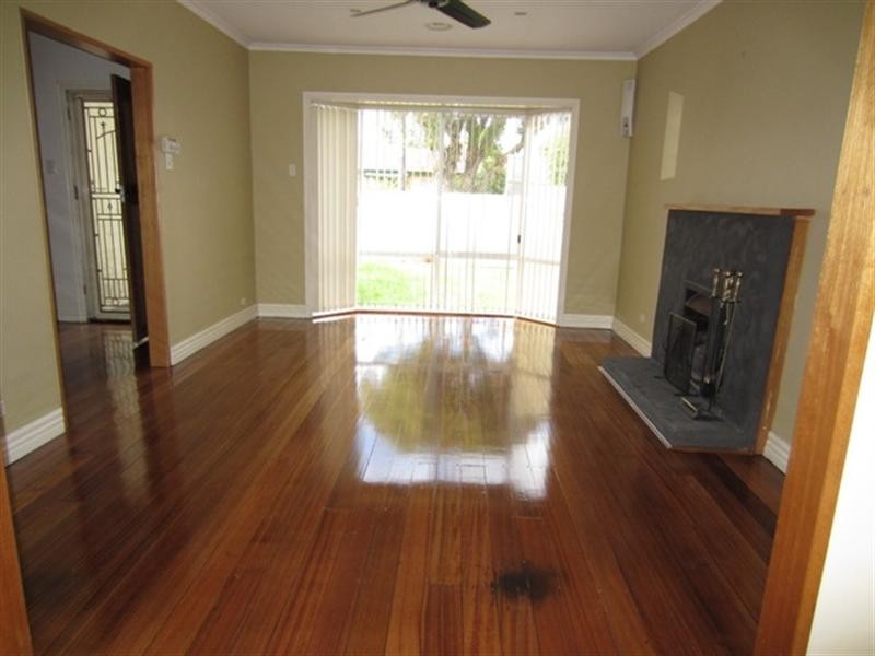 10 Raymond Road, Seaford VIC 3198