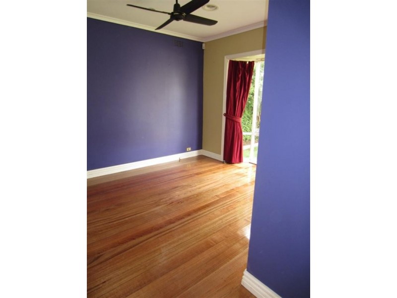 10 Raymond Road, Seaford VIC 3198