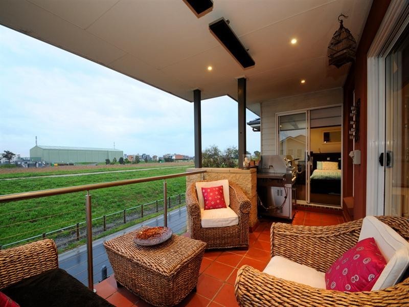 2 Dunk Crescent, Bonbeach VIC 3196