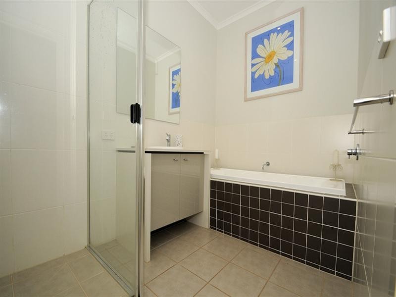 2 Dunk Crescent, Bonbeach VIC 3196