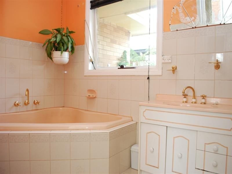 8 Sutton Street, Chelsea Heights VIC 3196