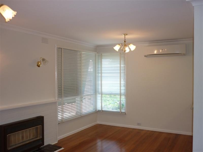 30 Hayman Avenue, Seaford VIC 3198