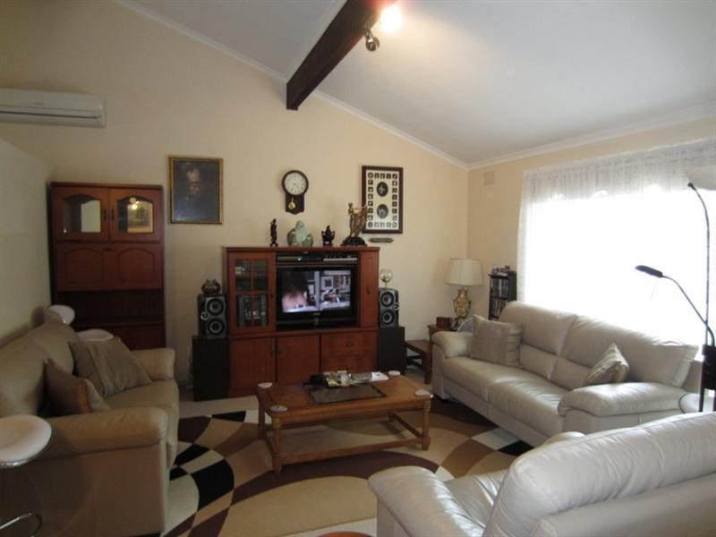 10 Chelbara Court, Chelsea VIC 3196